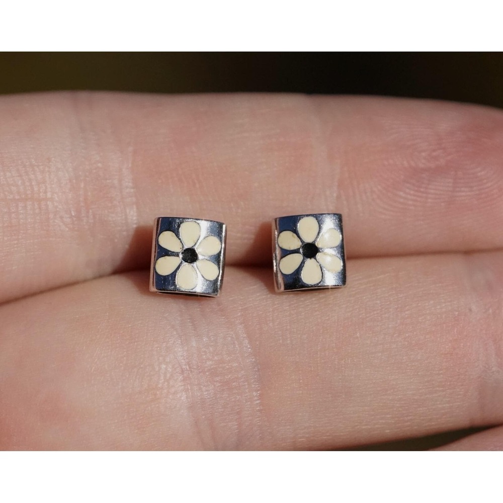 GCJ Designer Italian Made 14k Solid White Gold Yellow Enamel‎ Stud Earrings